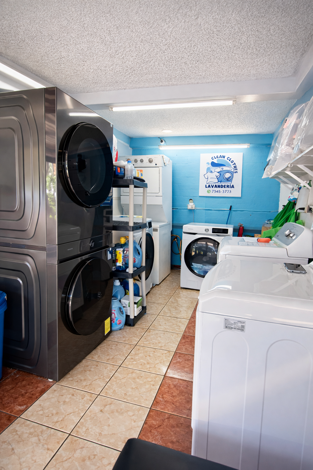 Interior Lavandería Clean Clothes Altos del Palmar, Santa Ana
